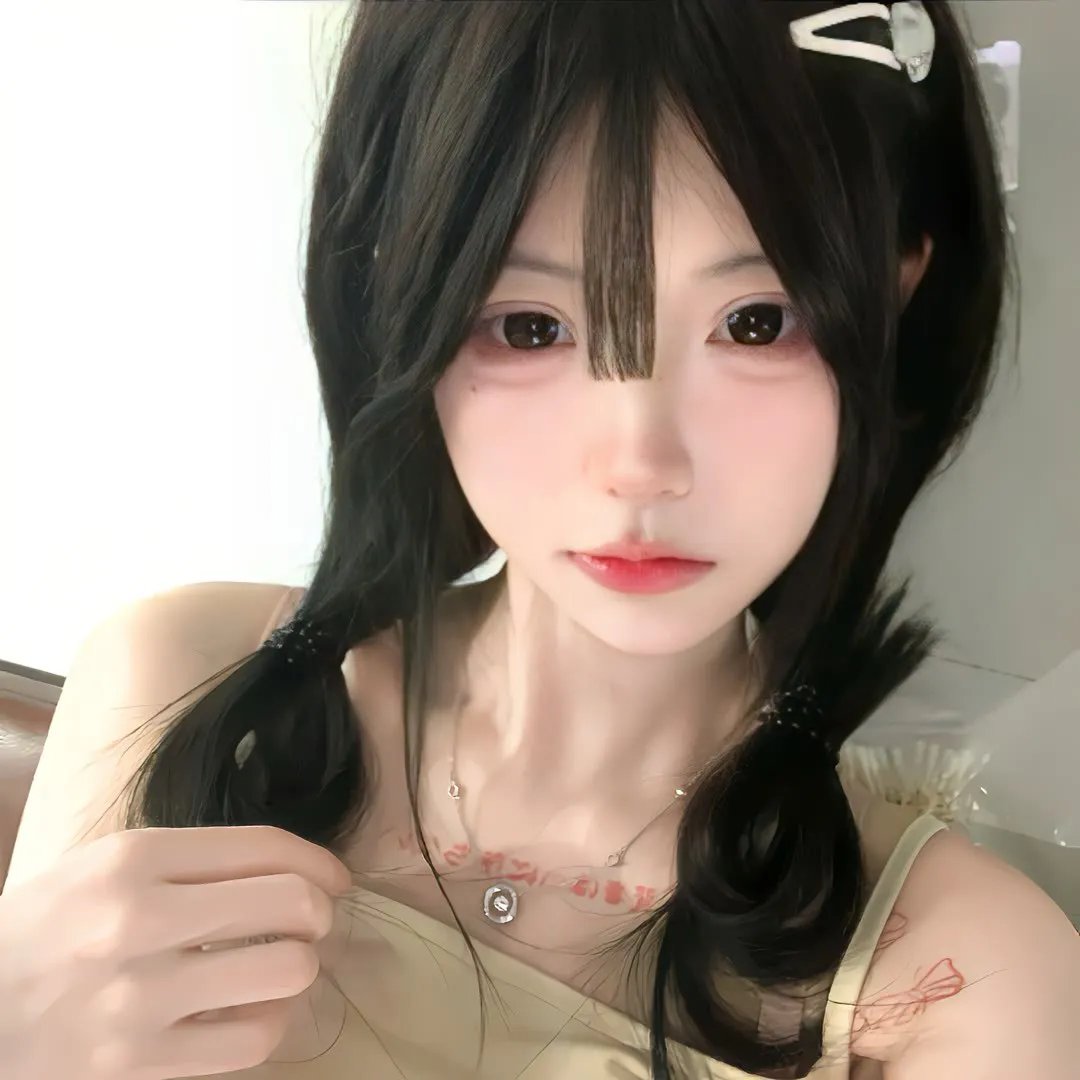 三艳嬉春